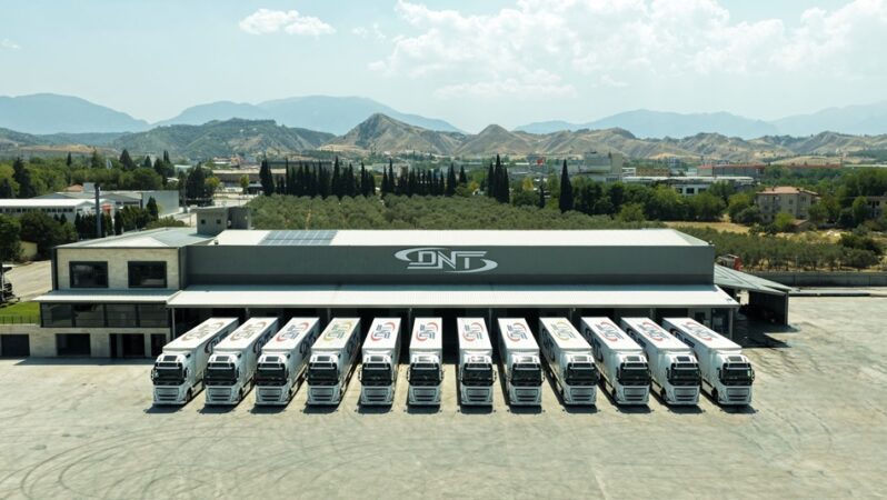 Volvo Trucks, DNT Uluslararası Nakliyat’a Gerçekleştirdiği Filo Teslimatıyla Ege Bölgesi’ndeki Gücünü Artırıyor