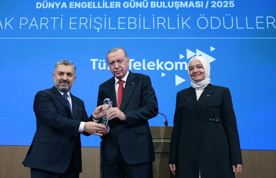 Türk Telekom, Dünya Engelliler Günü dolayısıyla düzenlenen “Engelsiz Türkiye Yüzyılı Dünya Engelliler Günü Buluşması” kapsamında “Dijital Erişilebilirlik” ödülüne layık görüldü.